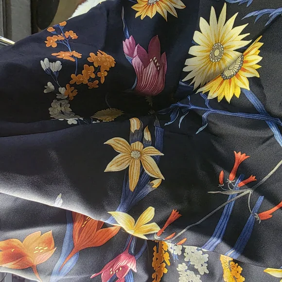 Salvatore Ferragamo Blue and Orange Scarf Vibrant Floral Design - Picture 4 of 4